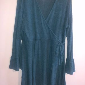 Aqua blue v-neck dress!